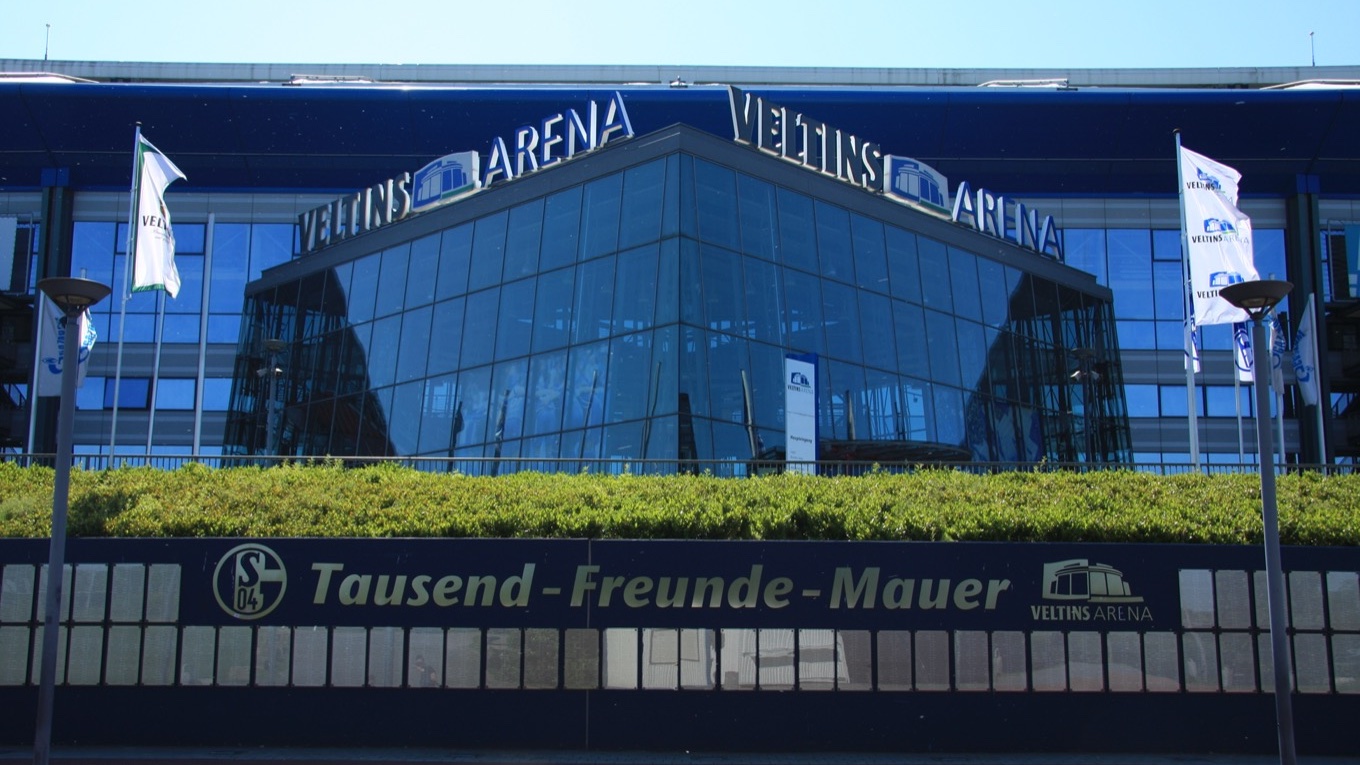 Arena Auf Schalke, Von Wo st 01 / Wikipedia, https://commons.wikimedia.org/w/index.php?curid=10574093