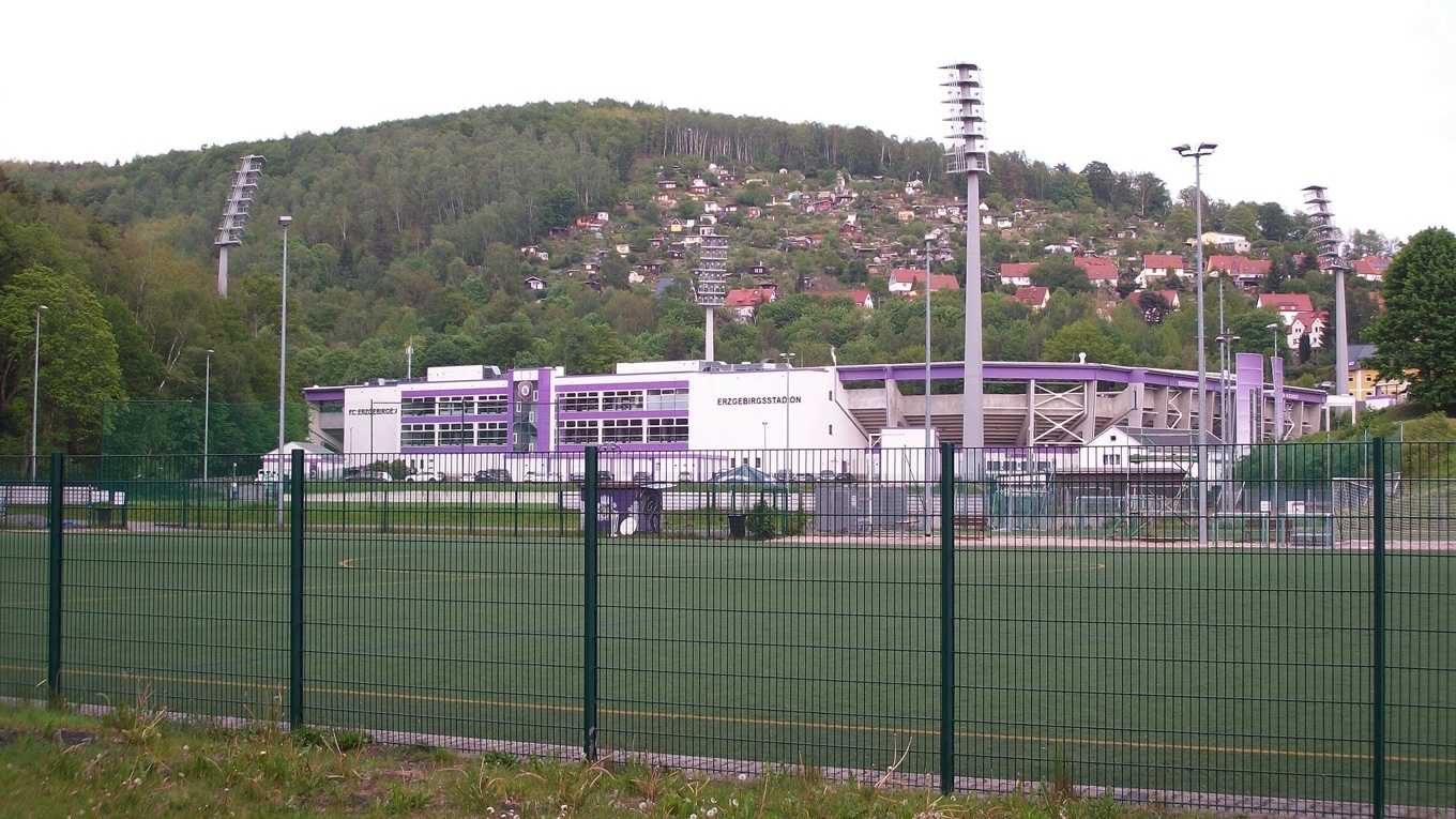 Erzgebirgsstadion, Aagnverglaser (Wikipedia), https://commons.wikimedia.org/w/index.php?curid=101960105