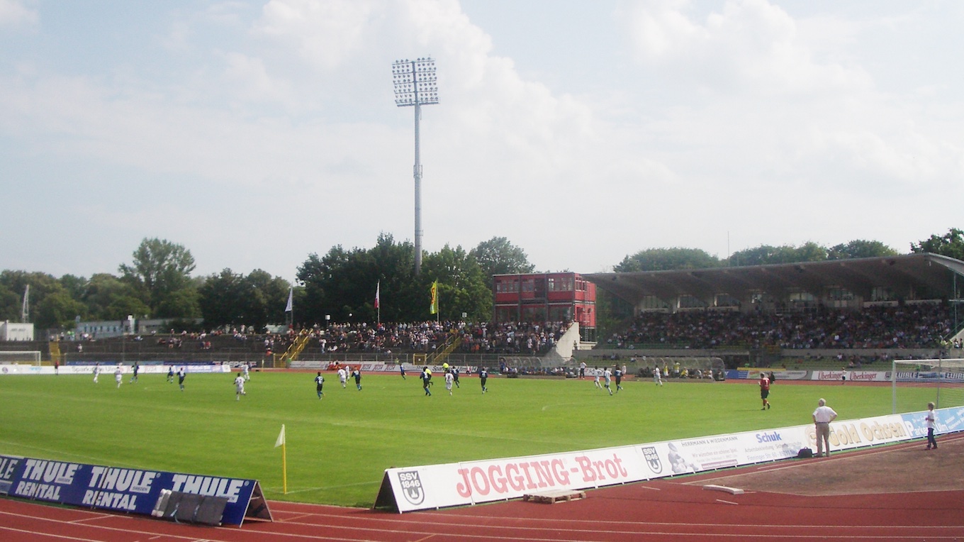 Donaustadion Ulm, Foto: Andreas Praefcke, https://commons.wikimedia.org/w/index.php?curid=2726623